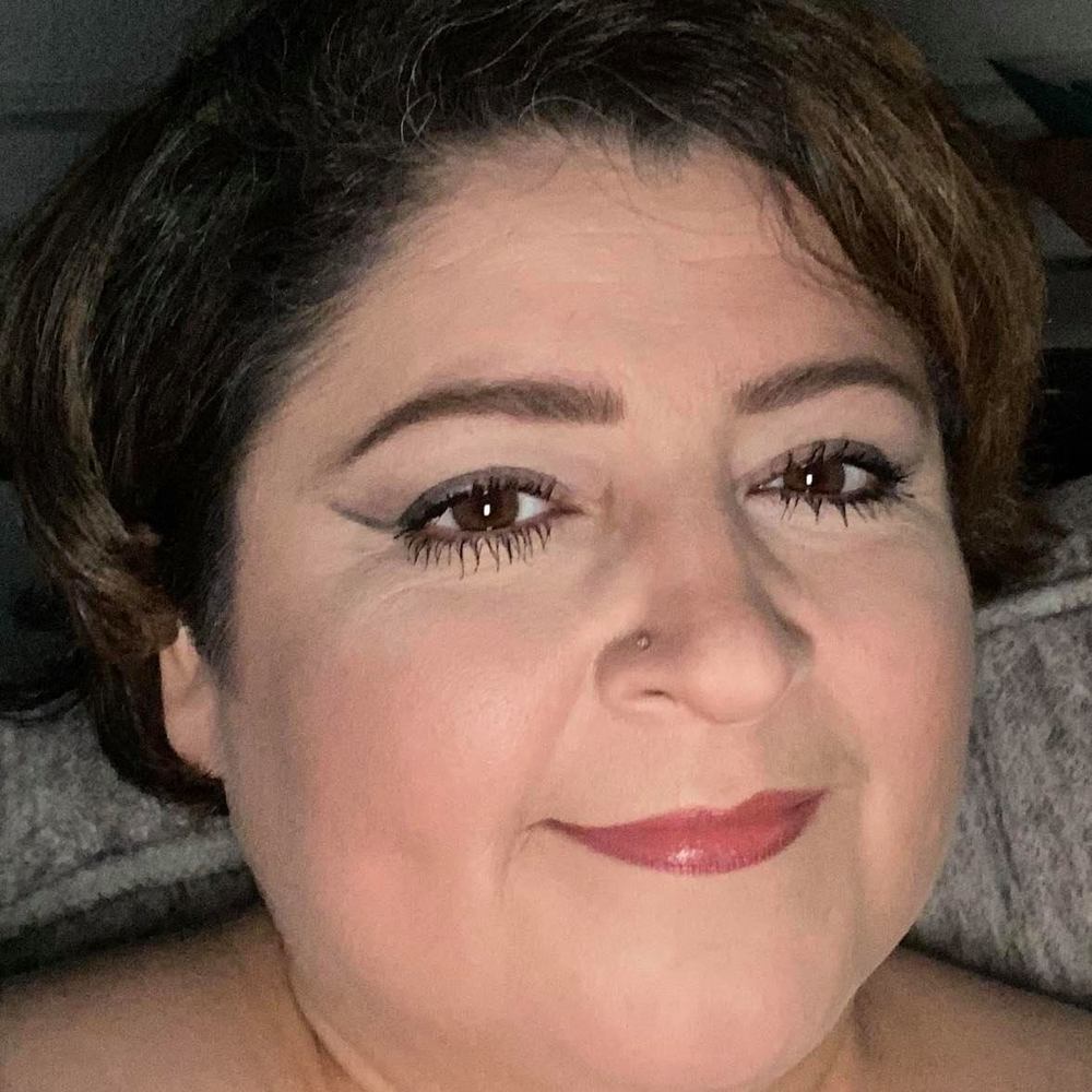 Meet your Posher, Dina